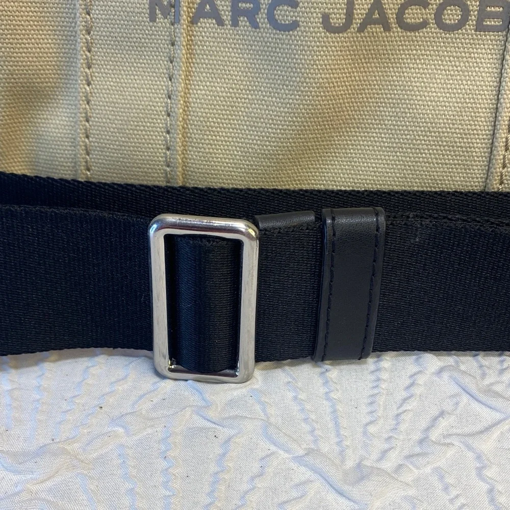 Marc Jacobs The Tote‎ Bag Cream Tan w/Black adjustable removable Crossbody Strap - Picture 4 of 16